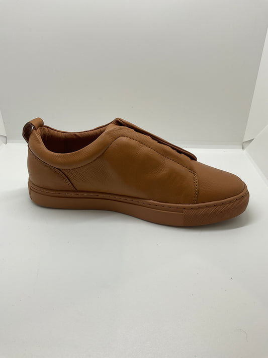Goodsole coconut leather casual shoe