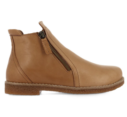 Tallow Brown ankle boots by Rilassare
