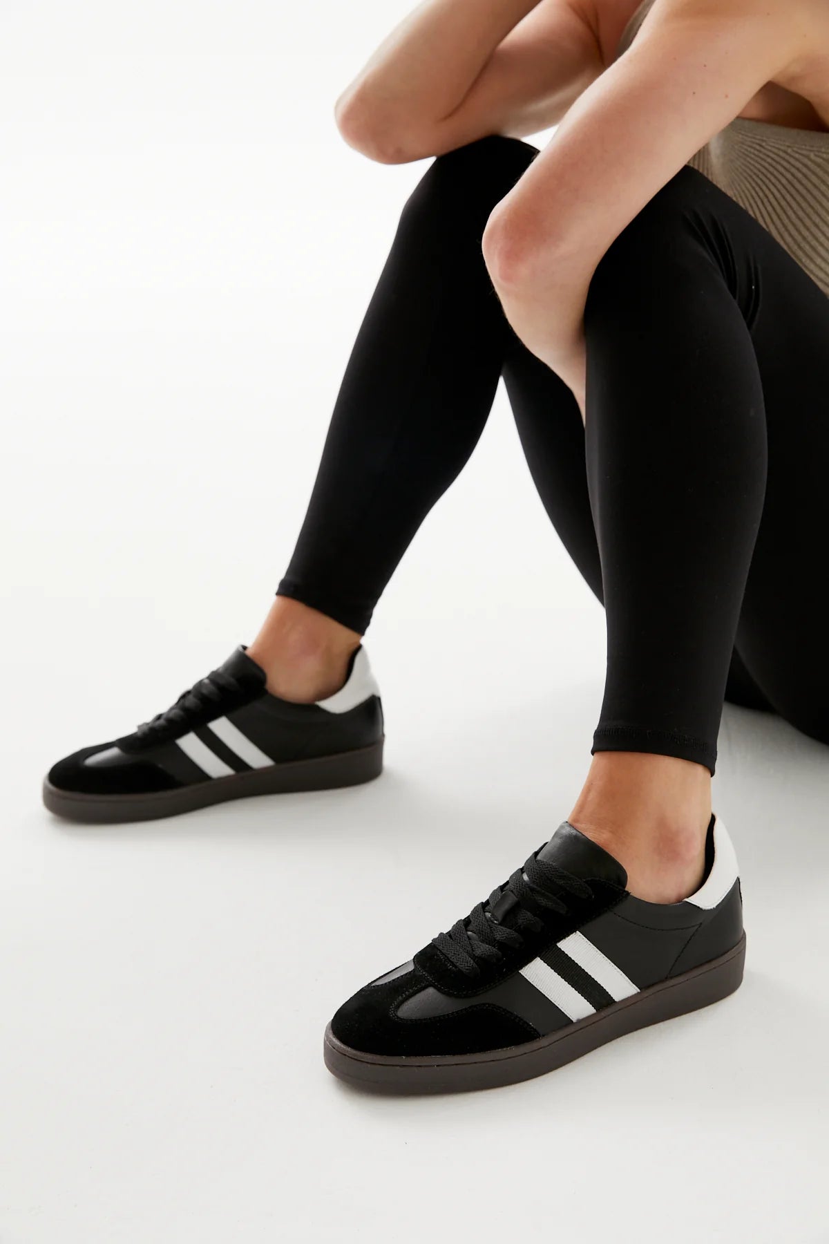 Alfie & Evie Aloha Leather Sneaker - Black/White