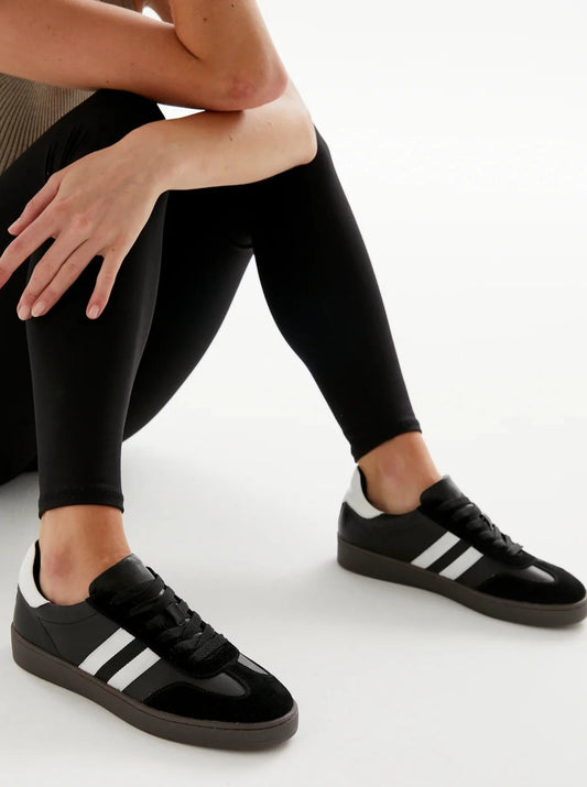 Alfie & Evie Aloha Leather Sneaker - Black/White