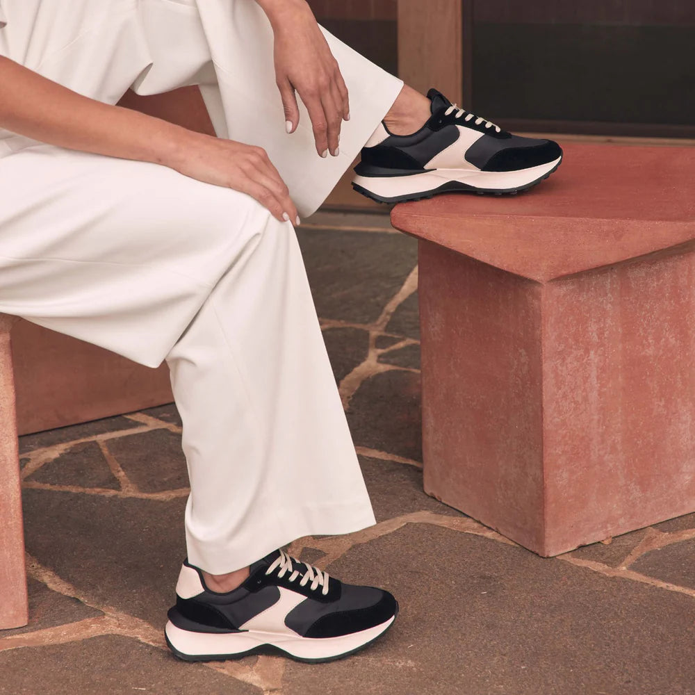 EOS - Bliss Chunky Sneakers - Black/Cream
