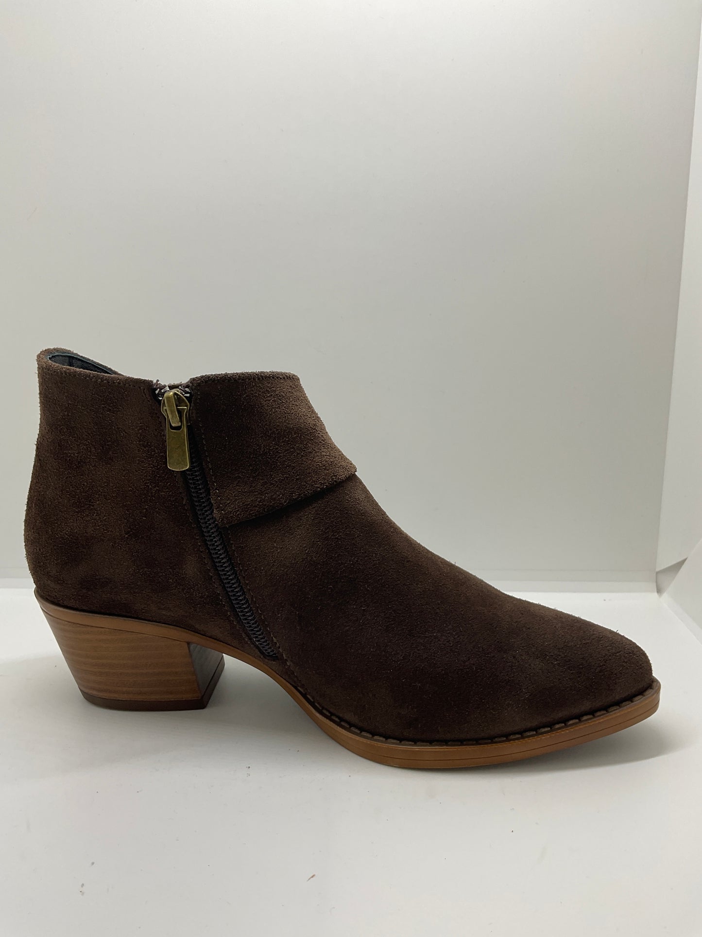 Luna sole suede chocolate ankle boot