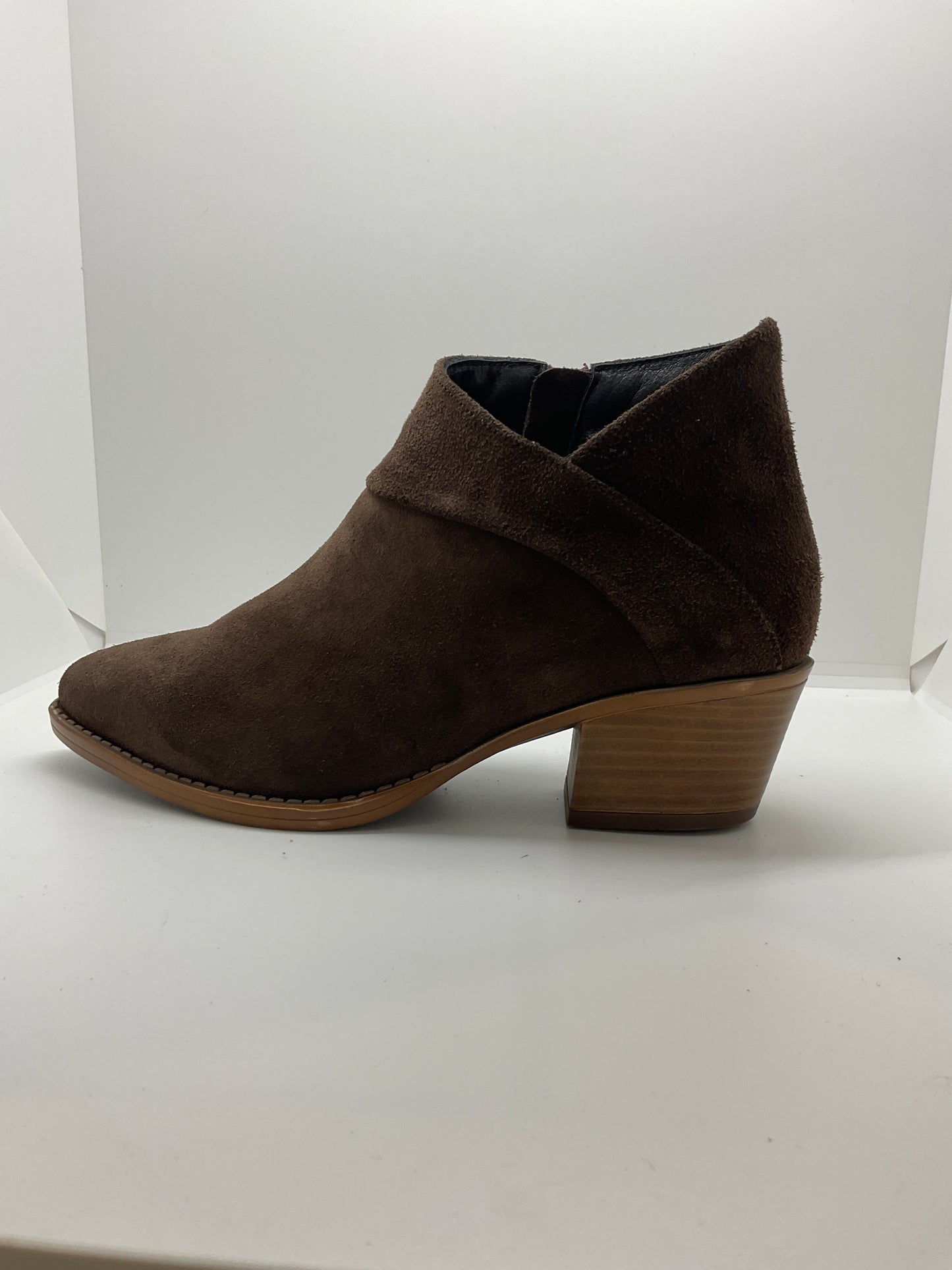 Luna sole suede chocolate ankle boot